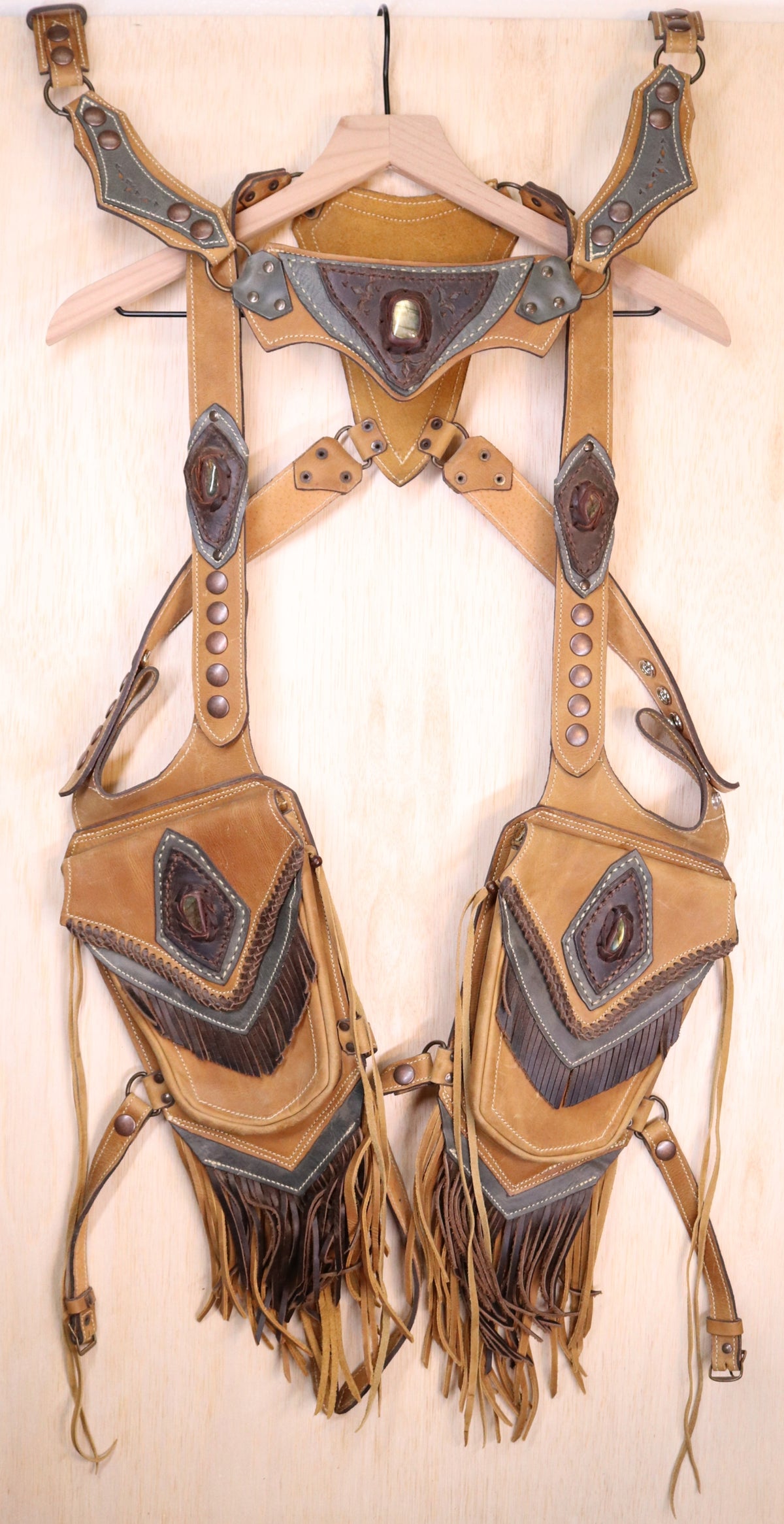 Men's El Viajero Holster | Yellow Leather | Labradorite | With Fringe