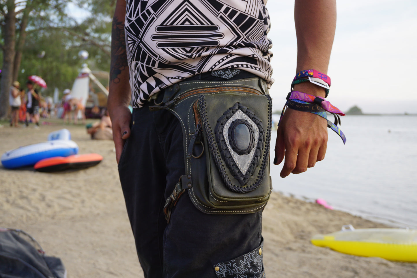 Aventurera Utility Belt | Black Leather | Malachite Stone