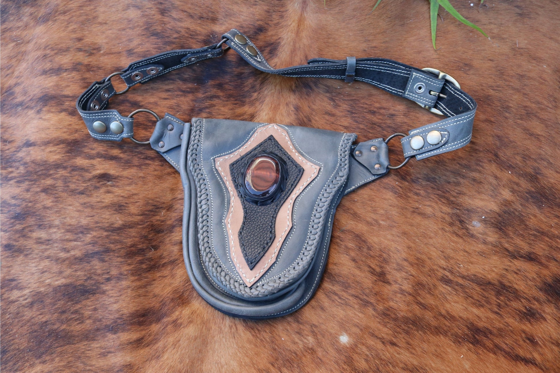 El Coyote Hip Belt | Green Leather | Tigers Eye