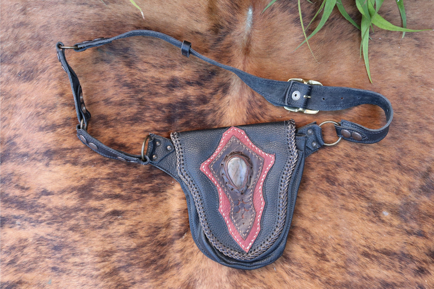 El Coyote Hip Belt | Black Leather | Labradorite