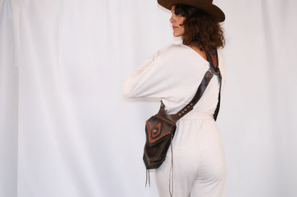 El Viajero Holster | White Leather | Labradorite | With Fringe