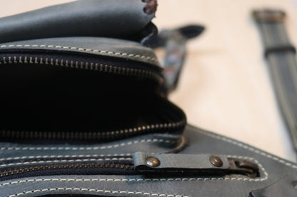 Aventurera Utility Belt | Gray Leather | Tigers Eye Stone