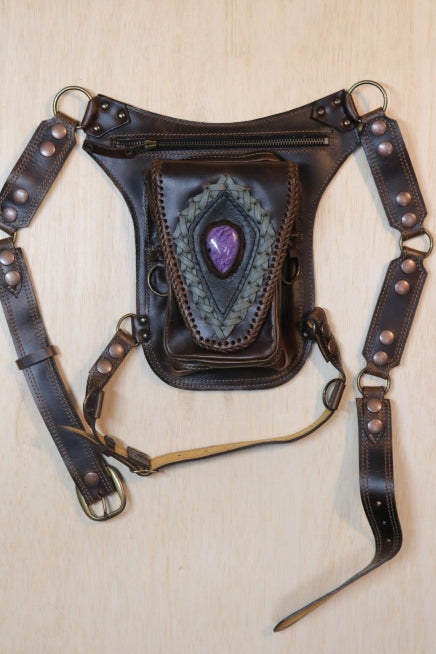 Aventurera Utility Belt | Brown Leather | Charoite Stone