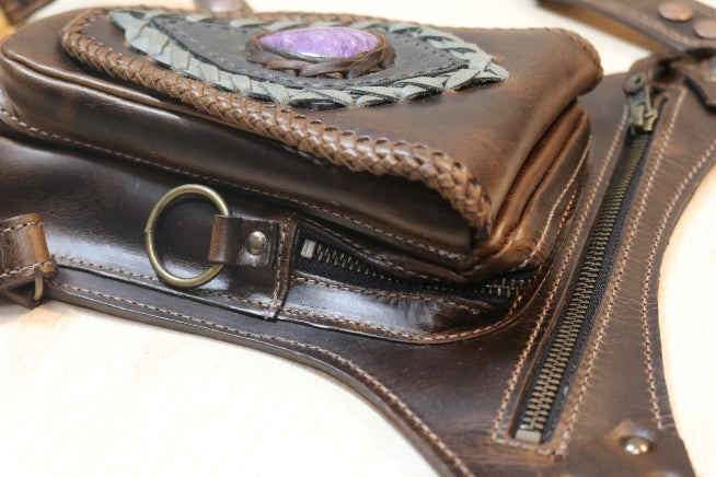 Aventurera Utility Belt | Brown Leather | Charoite Stone