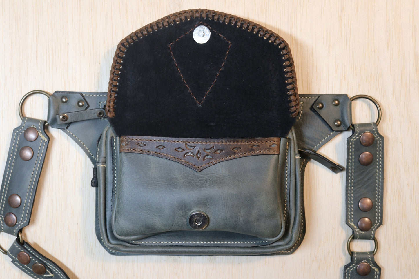 Sato Cross Body | Gray Leather | Tigers Eye Stone