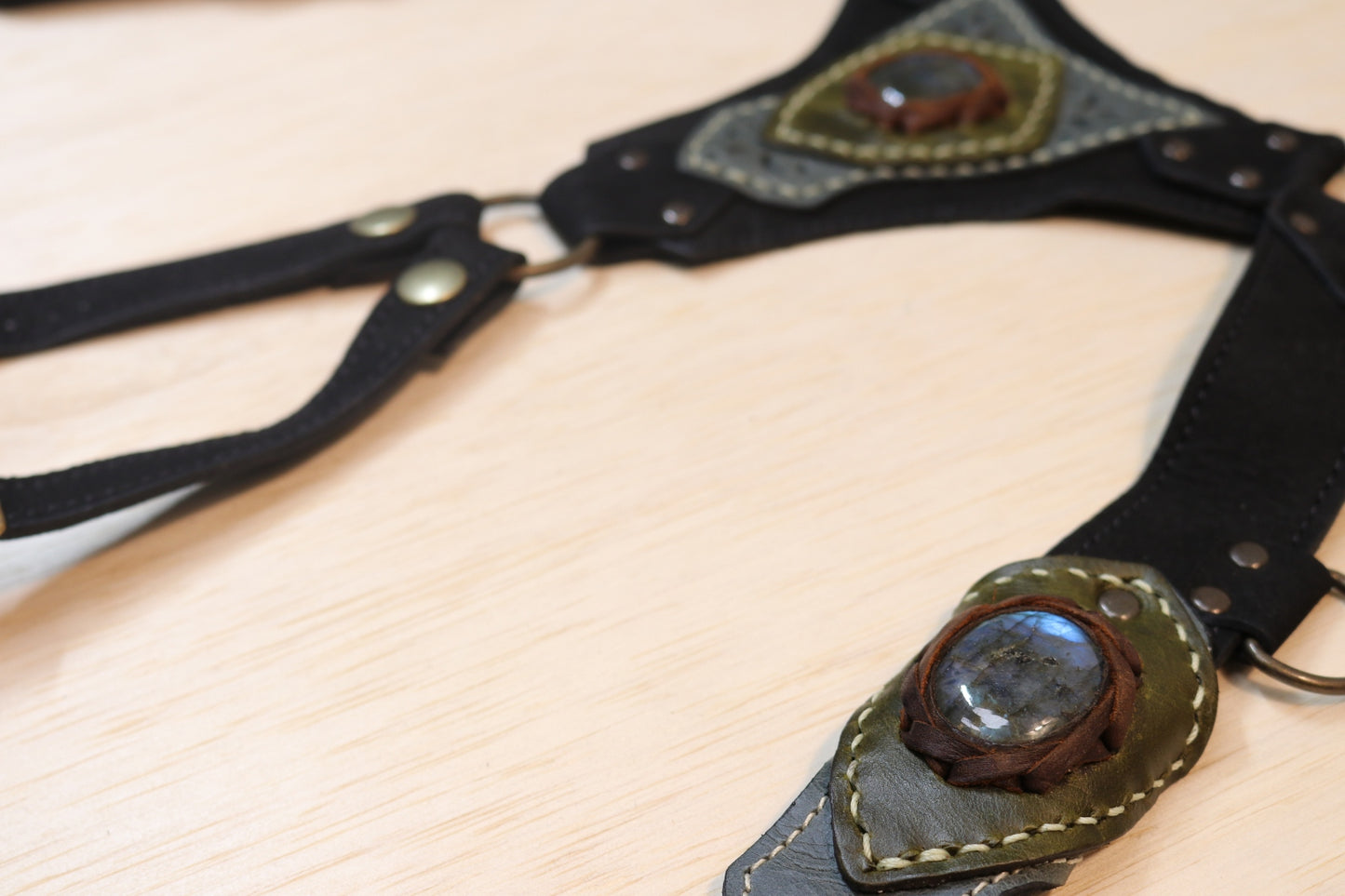 El Sureno Holster | Black Suede Leather | Labradorite