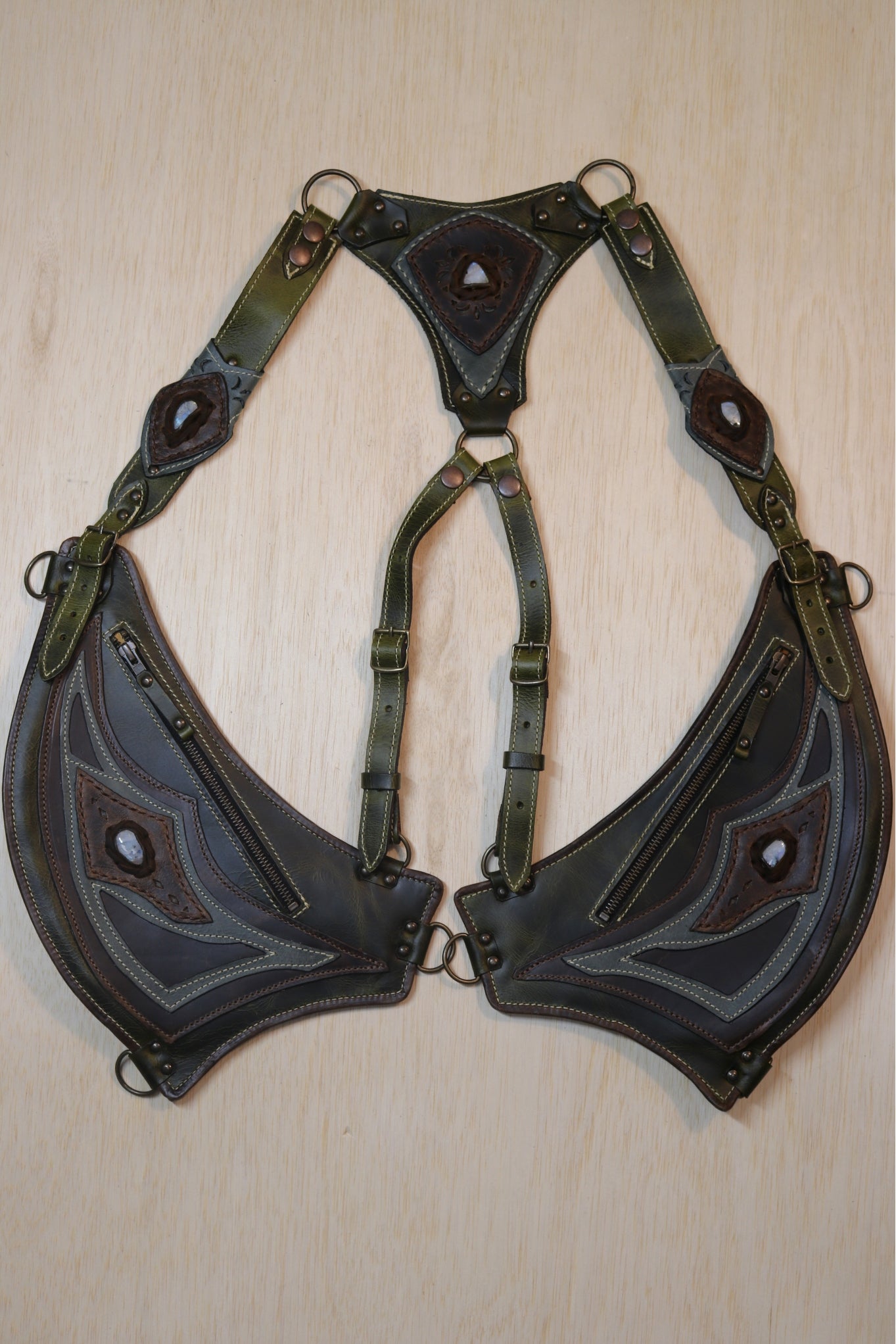El Oriente Holster | Green Leather | Moonstone