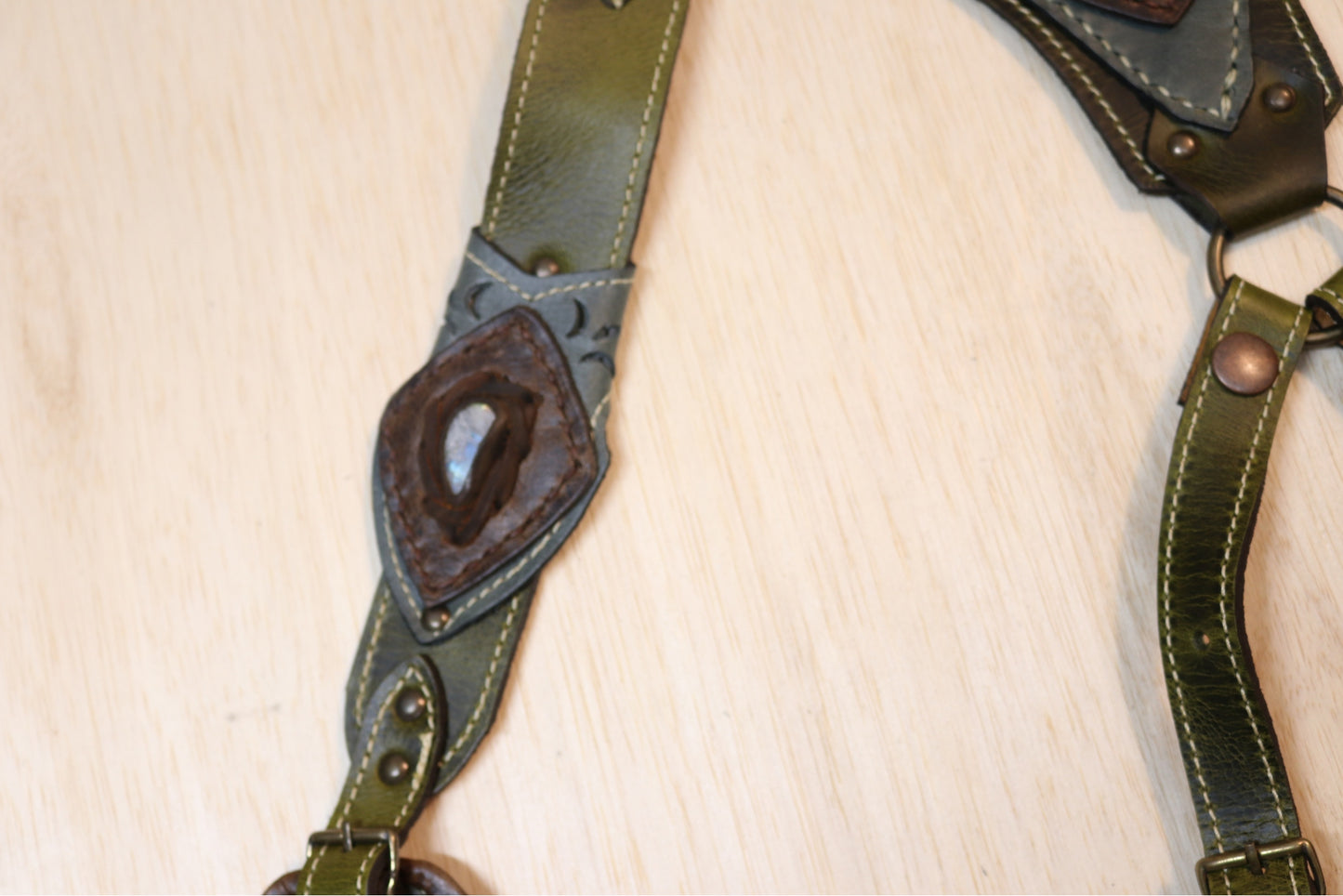 El Oriente Holster | Green Leather | Moonstone