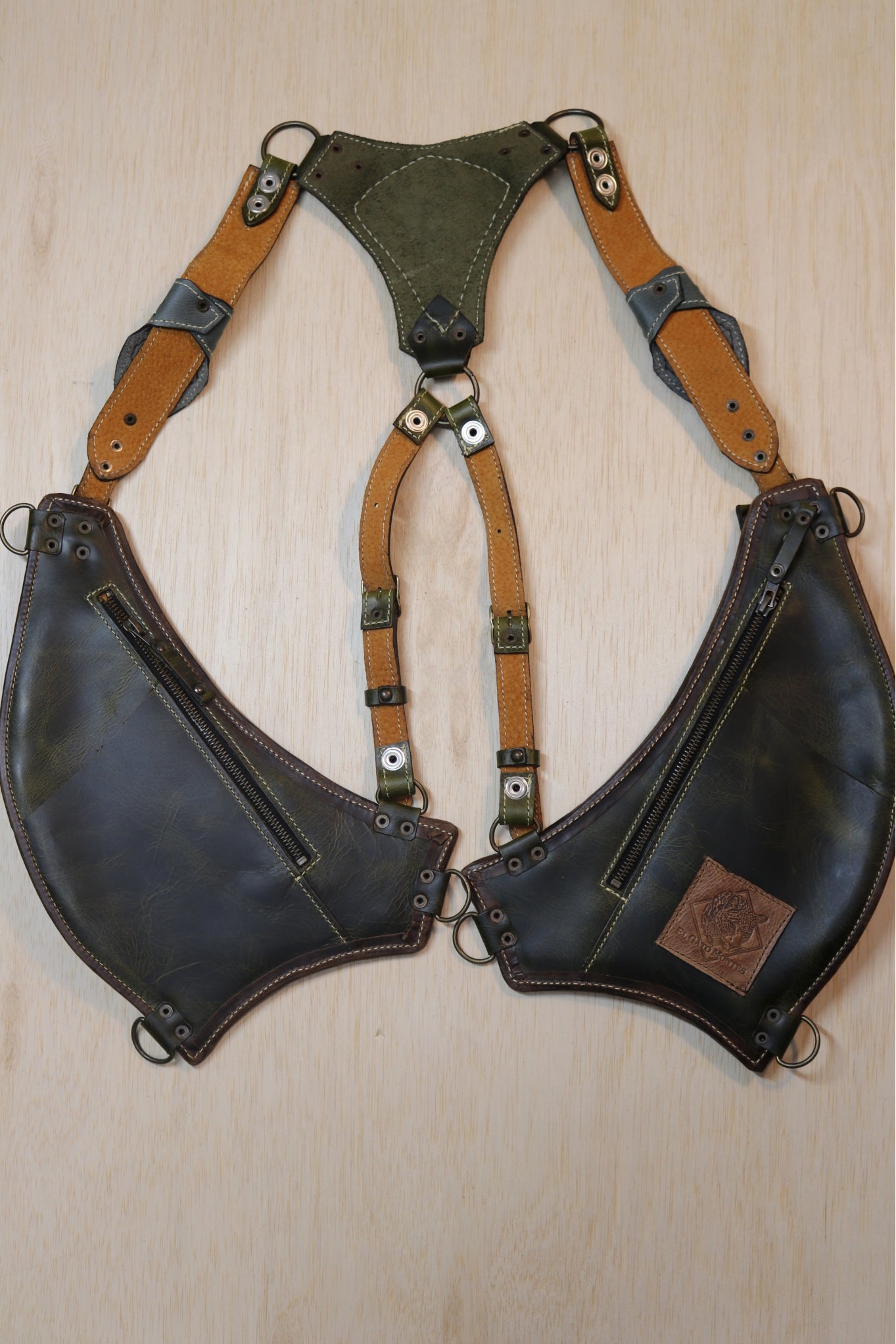 El Oriente Holster | Green Leather | Moonstone