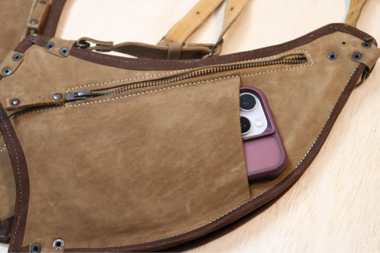 El Oriente Holster | Beige Suede Leather | Amethyst