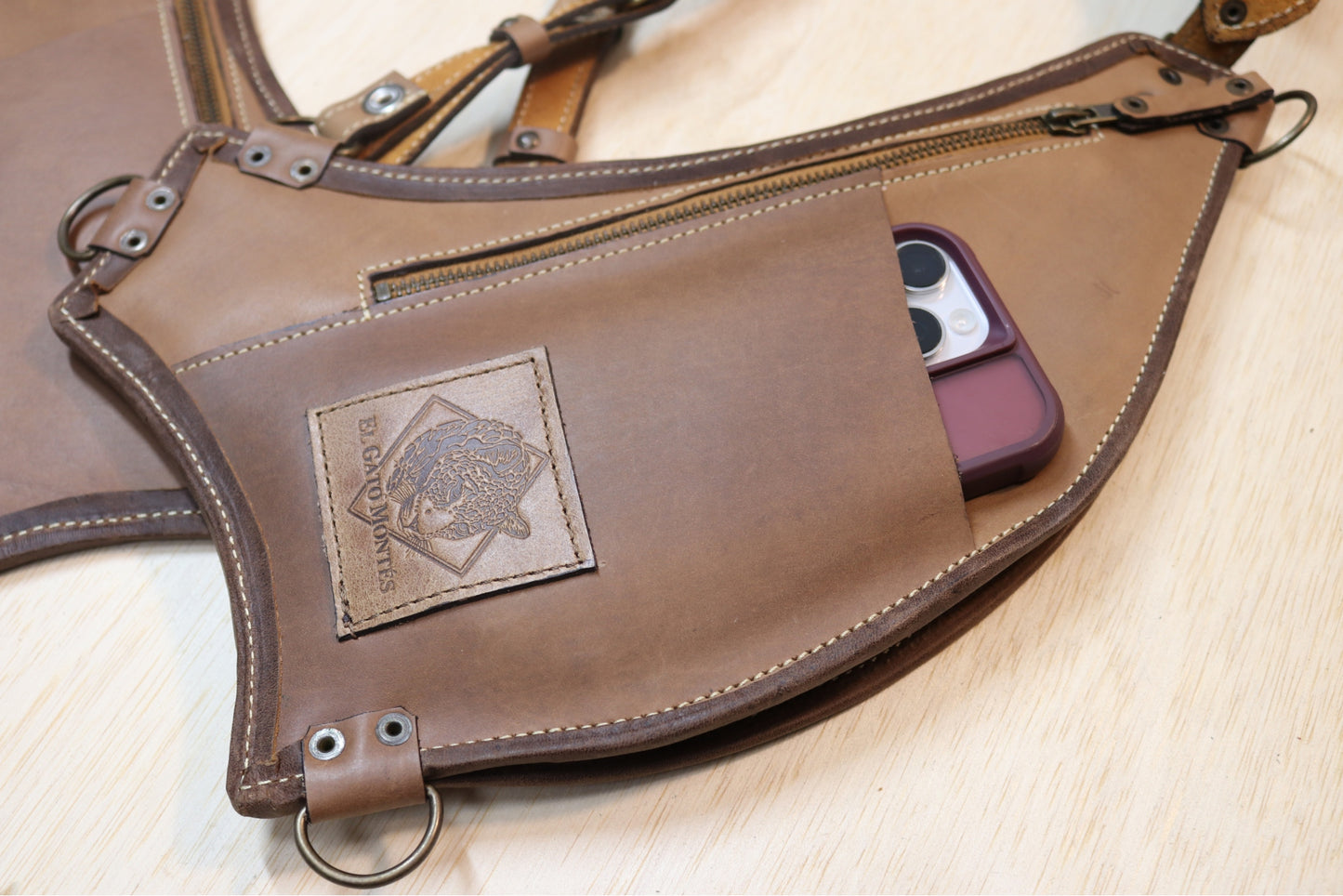 El Oriente Holster | Beige Leather | Labradorite